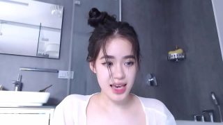 Em gai nứng lồn show bướm nước lồn bắn ra như mưa